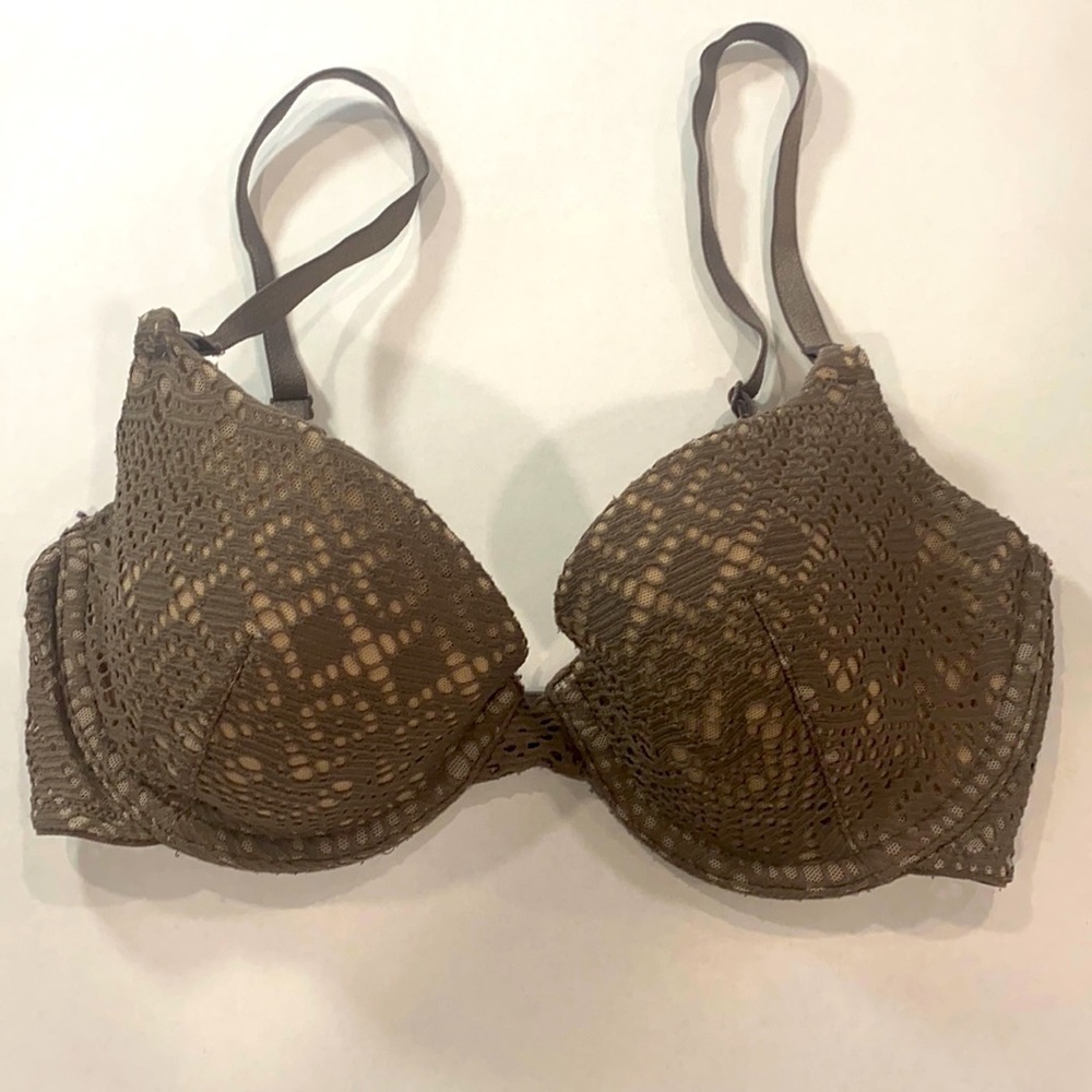 5 for $25 Victoria's Secret lined Demi bra‎ brown lace